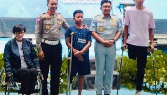 Jasa Raharja dan Korlantas Polri Serahkan Alat Bantu bagi Disabilitas Korban Kecelakaan Lalu Lintas