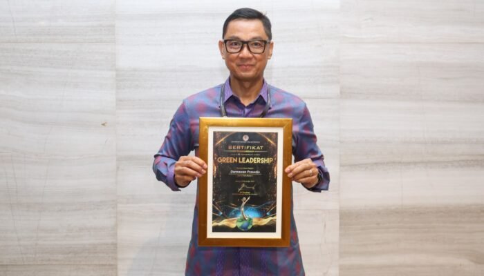 Dua Tahun Berturut-turut, Darmawan Prasodjo Raih Green Leadership Utama Award, PLN Pecah Rekor Borong 20 Proper Emas KLHK 2023