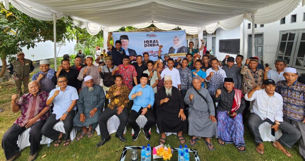 Lalu Muhammad Iqbal bersama para pengurus APJATI NTB di Balai Latihan Kerja (BLK) Lombok. (ist)