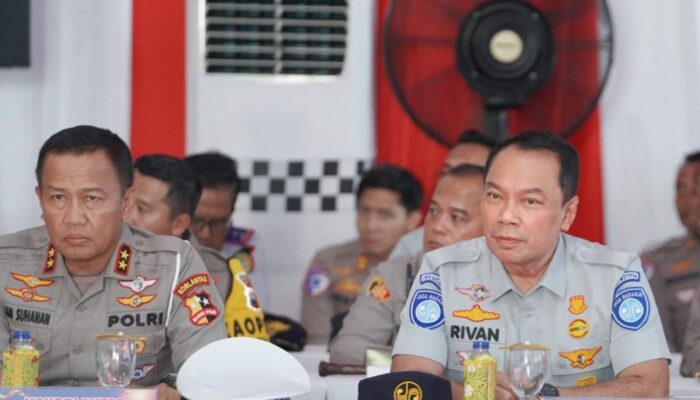 Pastikan Kesiapan Pengamanan Nataru, Dirut Jasa Raharja Dampingi Kapolri dan Panglima TNI Tinjau Gerbang Tol Prambanan