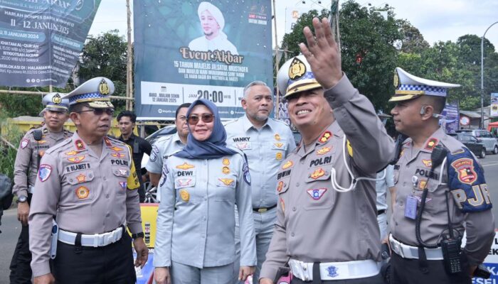 Tinjau Jalur Puncak, Dirops Jasa Raharja dan Dirgakkum Korlantas Polri Imbau Masyarakat Pantau Imformasi Rekayasa Lalu Lintas