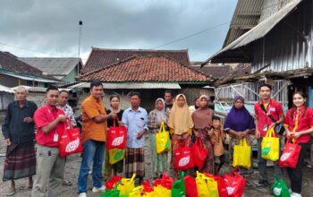 Alfamart Salurkan Bantuan untuk Warga Terdampak Bencana Alam di Lombok Tengah. (Foto Alfamart)