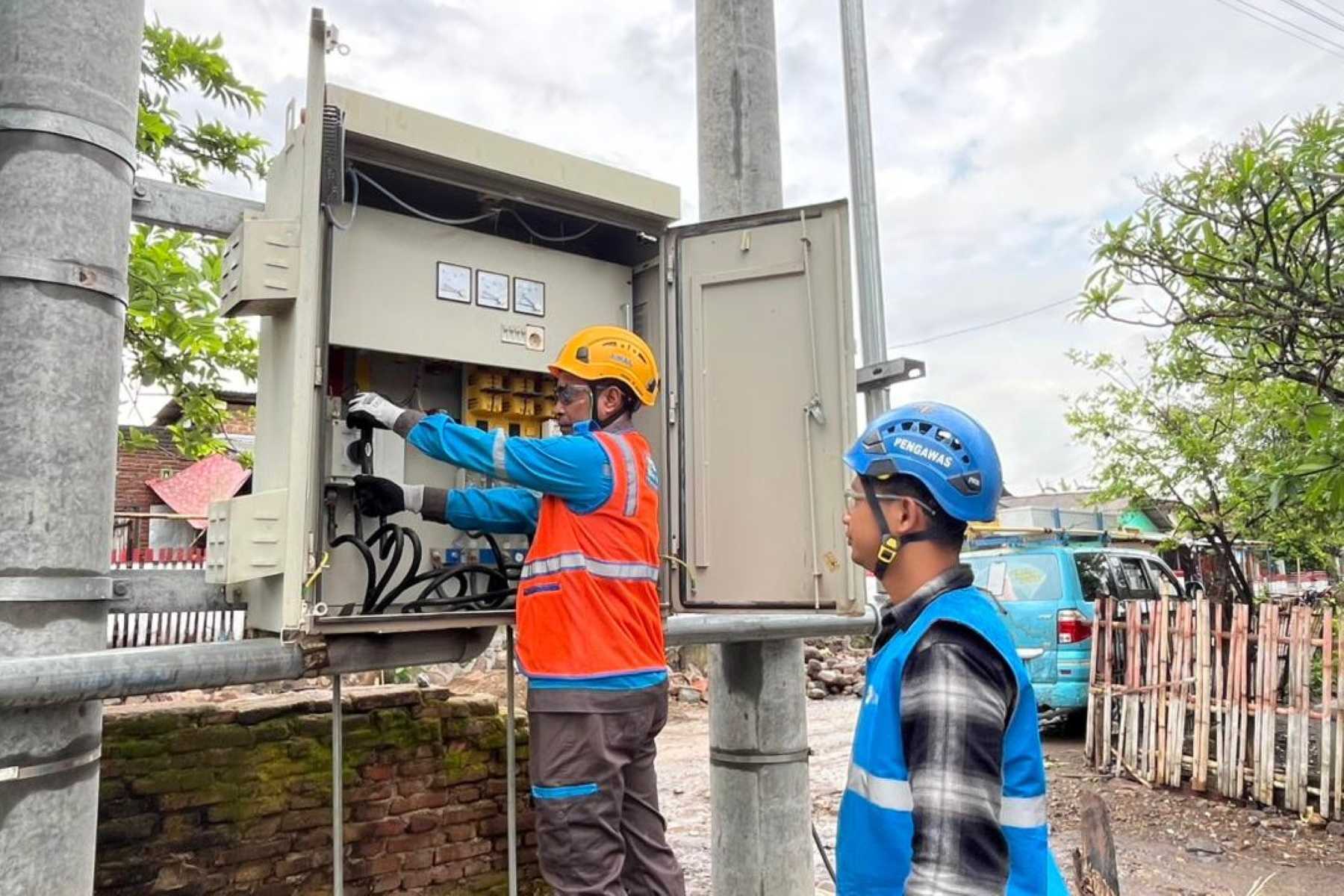 PLN UIW NTB Gerak Cepat Pulihkan Kelistrikan Pasca Banjir di Bima.