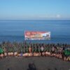Ratusan Personel dan Warga Gotong Royong di Pantai Loang Baloq Peringati Hari Bakti Kodam  IX/Udayana