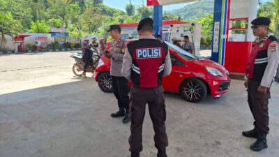 Polsek Sekotong Intensifkan Patroli Dialogis di SPBU Sayong, Pastikan Warga Aman dari Ancaman Kriminalitas
