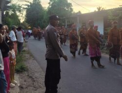 Tradisi Nyongkolan di Desa Jembatan Gantung Berlangsung Khidmat, Sinergi Polri dan Linmas Jaga Keamanan Warga