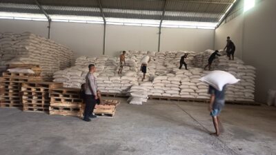 Sinergi Polri dan Petani Kawal 10 Ton Jagung ke Bulog