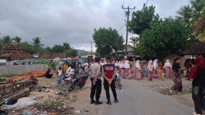 Polsek Sekotong Amankan Tradisi Nyongkolan di Buwun Mas