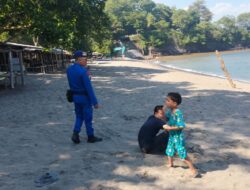 Cegah Kriminalitas di Pesisir, Polisi Intensifkan Patroli dan Edukasi Kebersihan bagi Wisatawan Pantai Senggigi