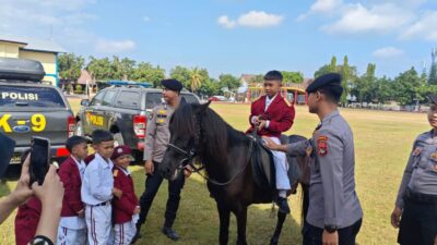 Polda NTB Ajari Siswa SRD Lombok Barat tentang Polisi Satwa.