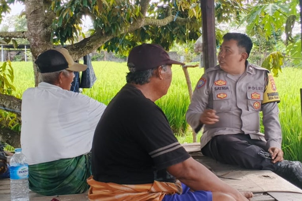 Polsek Labuapi Gerakkan Ketahanan Pangan Mandiri Lewat Pemanfaatan Pekarangan Warga