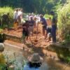 Babinsa dan Warga Bersatu Buka Irigasi, Wujudkan Manfaat Bendungan Meninting bagi Petani