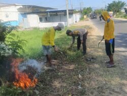 Peduli Kebersihan Lingkungan, Polsek Woha Bersama Pemdes Penapali Gelar Gotong Royong Bersihkan Sampah