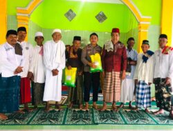Ikhlas Berbagi dan Ringankan Beban Sesama, Bhabinkamtibmas Polsek Woha Salurkan Bantuan Beras Kepada Lansia