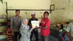 Bhabinkamtibmas Lembar Dukung Ketahanan Pangan Kelompok Tani Pade Angen