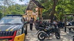 Patroli Cipkon Mobile, Polsek Madapangga Sambangi Pemukiman Warga Hingga Kawasan Wisata     Patroli Cipkon secara rutin dilaksanakan oleh Polsek Madapangga Polres Bima Kabupaten Polda NTB untuk mencegah terjadinya berbagai Guankamtibmas di wilayah hukumnya.   Patroli yang diawaki oleh tiga orang personel dan dikendalikan oleh Kapolseknya Ipda Ahmad Zulfikar SH itu berlangsung pada Minggu 12 Juli 2026.   Kegiatan yang dimulai sejak pukul 13.00. Wita itu menyasar sejumlah titik rawan, Pemukiman Warga hingga lokasi wisata di wilayah hukum Polsek Madapangga.   Patroli itu difokuskan pada pencegahan kasus 3C, balapan liar, tawuran dan aksi premanisme di kawasan wisata salah satunya di tempat pemandian alam terbuka yang berlokasi di Desa Ndano Kecamatan Madapangga Kabupaten Bima.   Dalam pelaksanaannya tim patroli juga menghimbau kepada masyarakat agar waspada akan tindakan kejahatan serta berpartisipasi dalam rangka menjaga keamanan dan ketertiban dilingkungan masing-masing.   Hal tersebut dikemukakan oleh Kapolres Bima AKBP Muhammad Anton Bhayangkara Gaisar S.I.K.M.H.melalui Kasi Humas AKP Adib Widayaka.   Patroli Cipkon dengan metode mobile itu berjalan dengan lancar dan aman situasi Kamtibmas diwilayah hukum Polsek Madapangga secara keseluruhan dilaporkan dalam keadaan Kondusif.