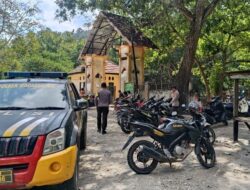 Patroli Cipkon Mobile, Polsek Madapangga Sambangi Pemukiman Warga Hingga Kawasan Wisata     Patroli Cipkon secara rutin dilaksanakan oleh Polsek Madapangga Polres Bima Kabupaten Polda NTB untuk mencegah terjadinya berbagai Guankamtibmas di wilayah hukumnya.   Patroli yang diawaki oleh tiga orang personel dan dikendalikan oleh Kapolseknya Ipda Ahmad Zulfikar SH itu berlangsung pada Minggu 12 Juli 2026.   Kegiatan yang dimulai sejak pukul 13.00. Wita itu menyasar sejumlah titik rawan, Pemukiman Warga hingga lokasi wisata di wilayah hukum Polsek Madapangga.   Patroli itu difokuskan pada pencegahan kasus 3C, balapan liar, tawuran dan aksi premanisme di kawasan wisata salah satunya di tempat pemandian alam terbuka yang berlokasi di Desa Ndano Kecamatan Madapangga Kabupaten Bima.   Dalam pelaksanaannya tim patroli juga menghimbau kepada masyarakat agar waspada akan tindakan kejahatan serta berpartisipasi dalam rangka menjaga keamanan dan ketertiban dilingkungan masing-masing.   Hal tersebut dikemukakan oleh Kapolres Bima AKBP Muhammad Anton Bhayangkara Gaisar S.I.K.M.H.melalui Kasi Humas AKP Adib Widayaka.   Patroli Cipkon dengan metode mobile itu berjalan dengan lancar dan aman situasi Kamtibmas diwilayah hukum Polsek Madapangga secara keseluruhan dilaporkan dalam keadaan Kondusif.