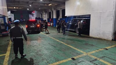 Sinergi Polisi dan Otoritas Pelabuhan Lembar Perketat Pengawasan Manifest Kendaraan