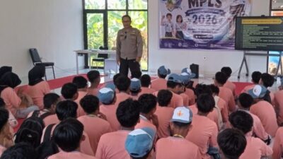 Masa Orientasi, Polres Lombok Barat Edukasi Siswa SMKN 2 Lembar Bahaya Perundungan dan Narkoba