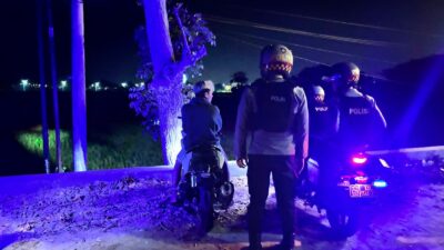 Patroli Perintis Presisi Polres Lombok Barat Bubarkan Kerumunan Pemuda di Bundaran GMS