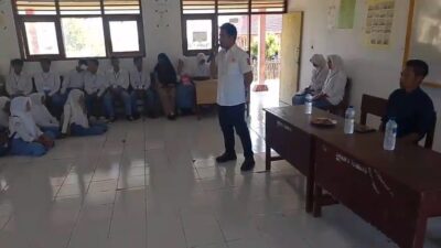 Tanamkan Budaya Saling Menghormati Sejak Dini, Polsek Tambora Gelar Sosialisasi Anti Bullying di SMKN I Tambora