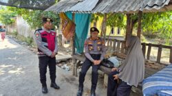 Sentuhan Kasih Polres Lombok Barat, Sat Samapta Bagikan Sembako kepada Warga Kurang Mampu