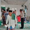 “Jum,at Berkah” Memuliakan Sesama Unit Kamsel Satlantas Polres Bima Kabupaten dan IKMS Bagikan Nasi Kotak Bagi Jamaah Sholat Jum,at