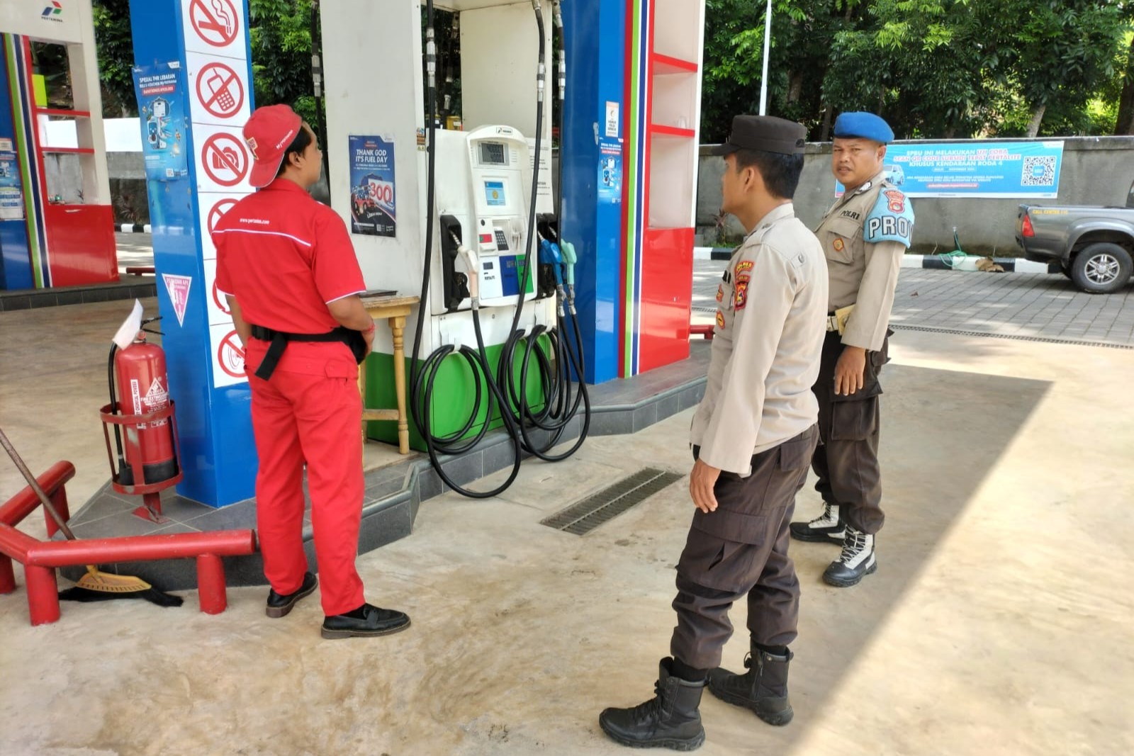Pastikan Keamanan Warga, Polsek Lembar Gelar Patroli KRYD dan Imbauan Kamtibmas di Labuan Tereng