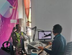 Dialog di Studio RRI Bima,’ Unit Kamsel Satlantas Polres Bima Kabupaten Himbau Masyarakat Tertib Berlalulintas