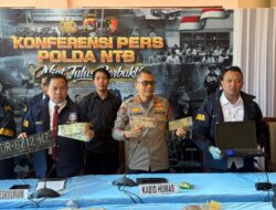 Ditreskrimum Polda NTB Tangkap 4 Tersangka Jaringan Pembuat STNK Palsu