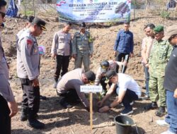 Implementasi Program Presiden RI Kapolres Bima AKBP Bersama Forkompinda Kabupaten Bima Gelar Penanaman Serentak 10.000 Pohon