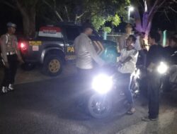 Menekan Segala Bentuk Aksi Kriminal, Polsek Soromandi Menggelar Patroli Strong Point Presisi di Wilayah Hukumnya