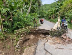 Babinsa dan Kadus Cek Jalan Amblas Sekotong