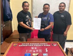 Polsek Tambora Serahkan Lima Pocket Narkoba Jenis Shabu Yang Diamankan Dari Pendaki Gunung Tambora ke Satresnarkoba Polres Bima Kabupaten