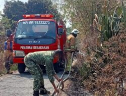 Babinsa Taman Sari Sigap Tangani Kebakaran Lahan Kebun