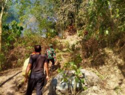 Babinsa dan Warga Bersatu Jinakkan Api di Kuripan