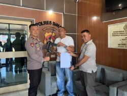 Tuah Kapolres Bima Kabupaten, Warga Desa Cenggu Secara Sukarela Menyerahkan 3 Pucuk Senjata Api Rakitan Aktif