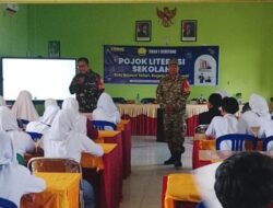 Babinsa Sekotong Berbagi Literasi dan Informasi Rekrutmen TNI