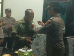 Kapolsek Woha dan Personelnya Sambangi Koramil 1608/04 Woha Ucapkan Selamat HUT TNI ke 81