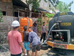 Warga Desa Runggu krisis air bersih, Kapolres Bima Perintahkan Unit Rantis Segera Kerahkan Mobil Tangki Berkapasitas 5000 liter air bersih