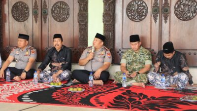 Gelar Jumling di Palang, Kapolresta Tuban Imbau Warga Tertib Lalu Lintas dan Waspada Narkoba